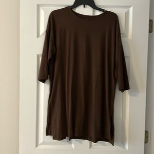Brown ballet-sleeve tunic